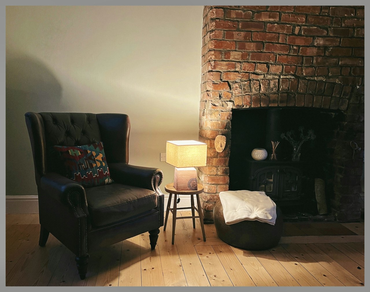 Як обрати освітлення для вітальні: рекомендації дизайнерів